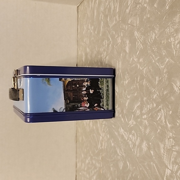 The Osbourn's lunchbox - Picture 7 of 10